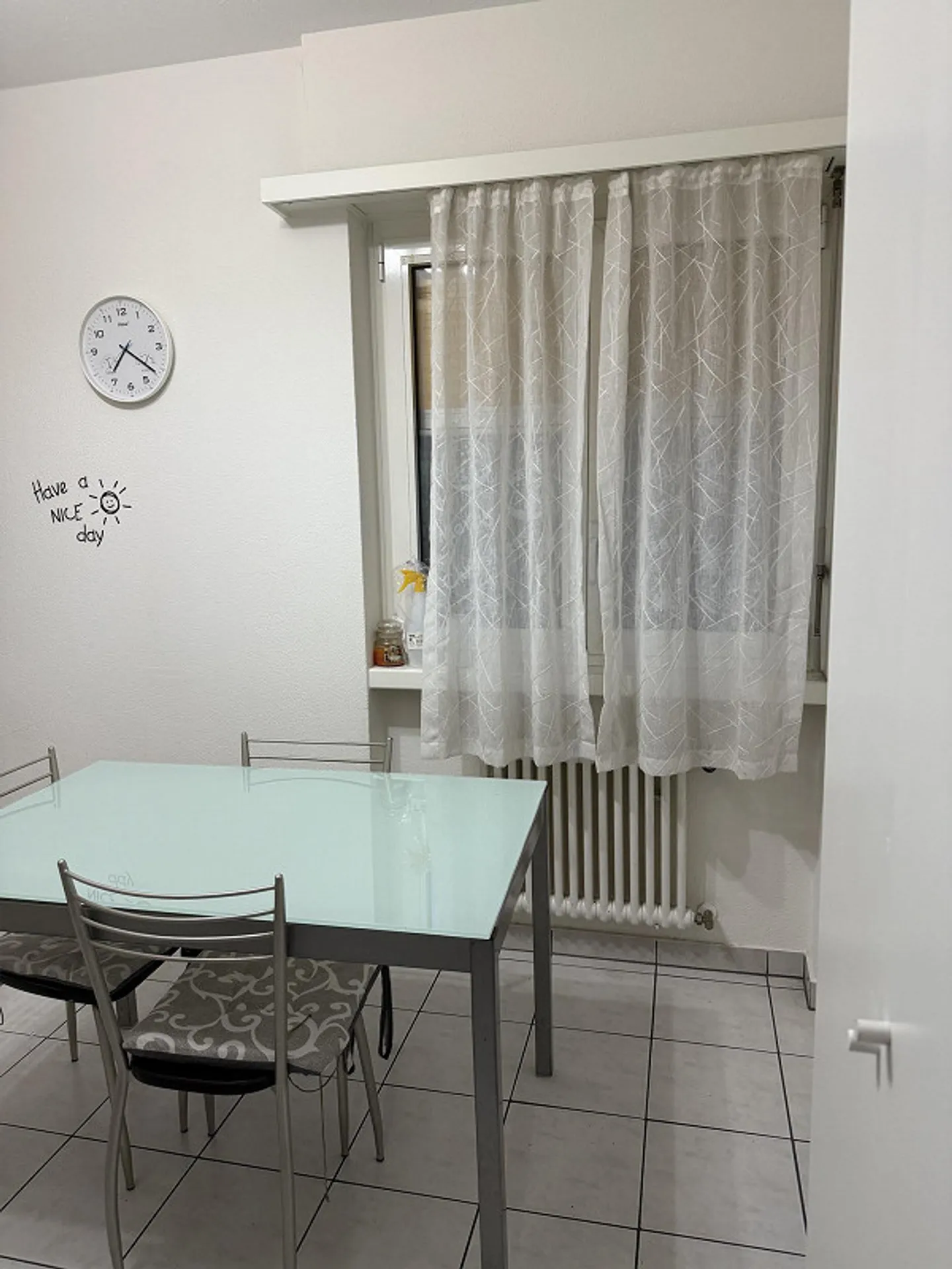 Cerco subentrante per spazioso 2.5 locali  a Manno - Foto 7 di 10