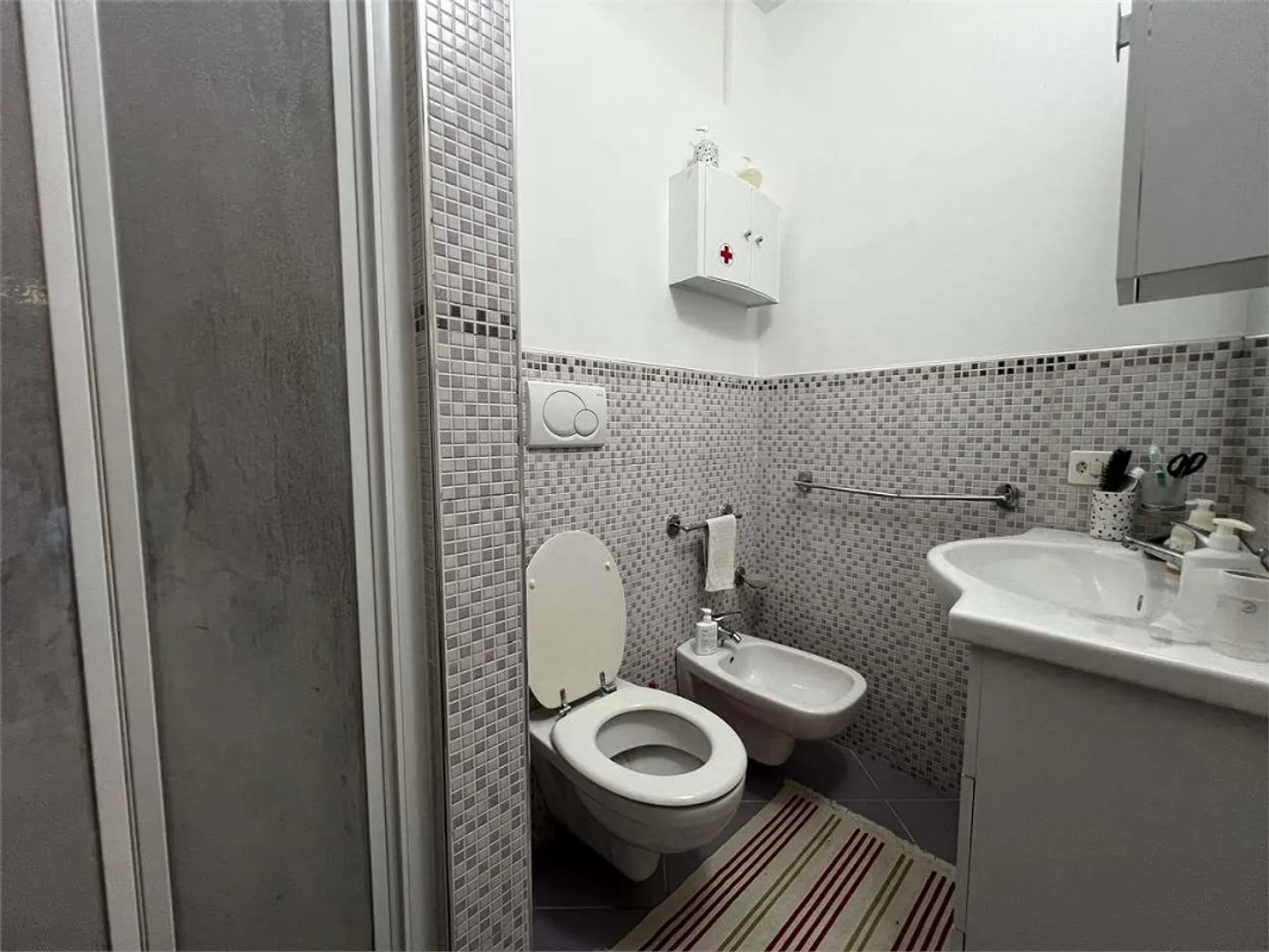 Paradise - 3.5 Rooms with Terrace and Lake View as well as Condominium Swimming Pool - Photo 10 of 12