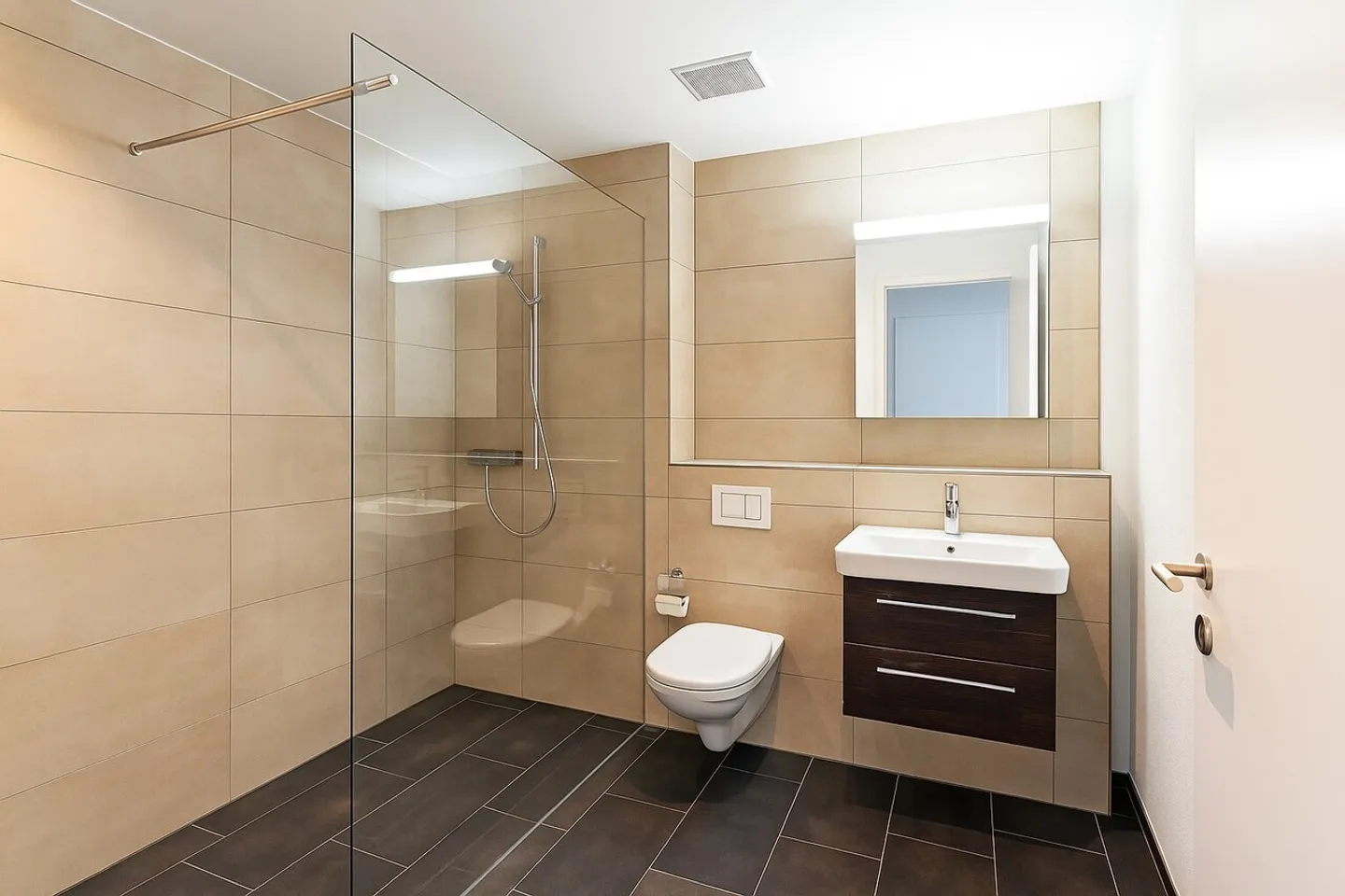 Modern apartment with style - Photo 13 of 13