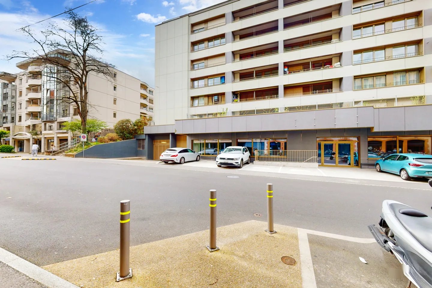 2 minutes from the train station! - Photo 1 of 2
