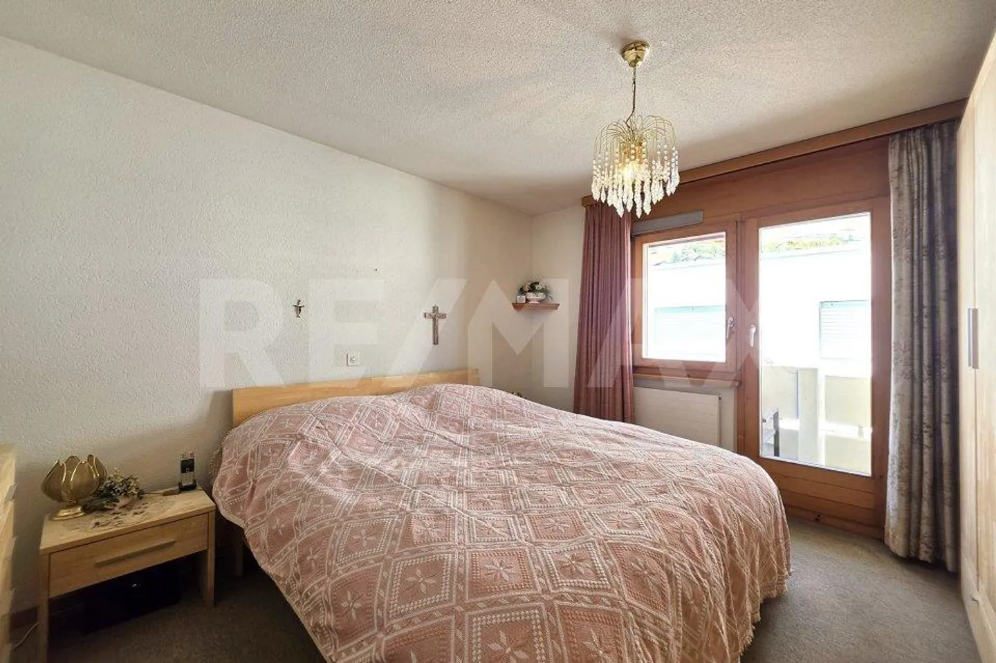 5.5 Room Duplex Apartment with Lift, Garage and Two Balconies in Steg - Photo 10 of 13