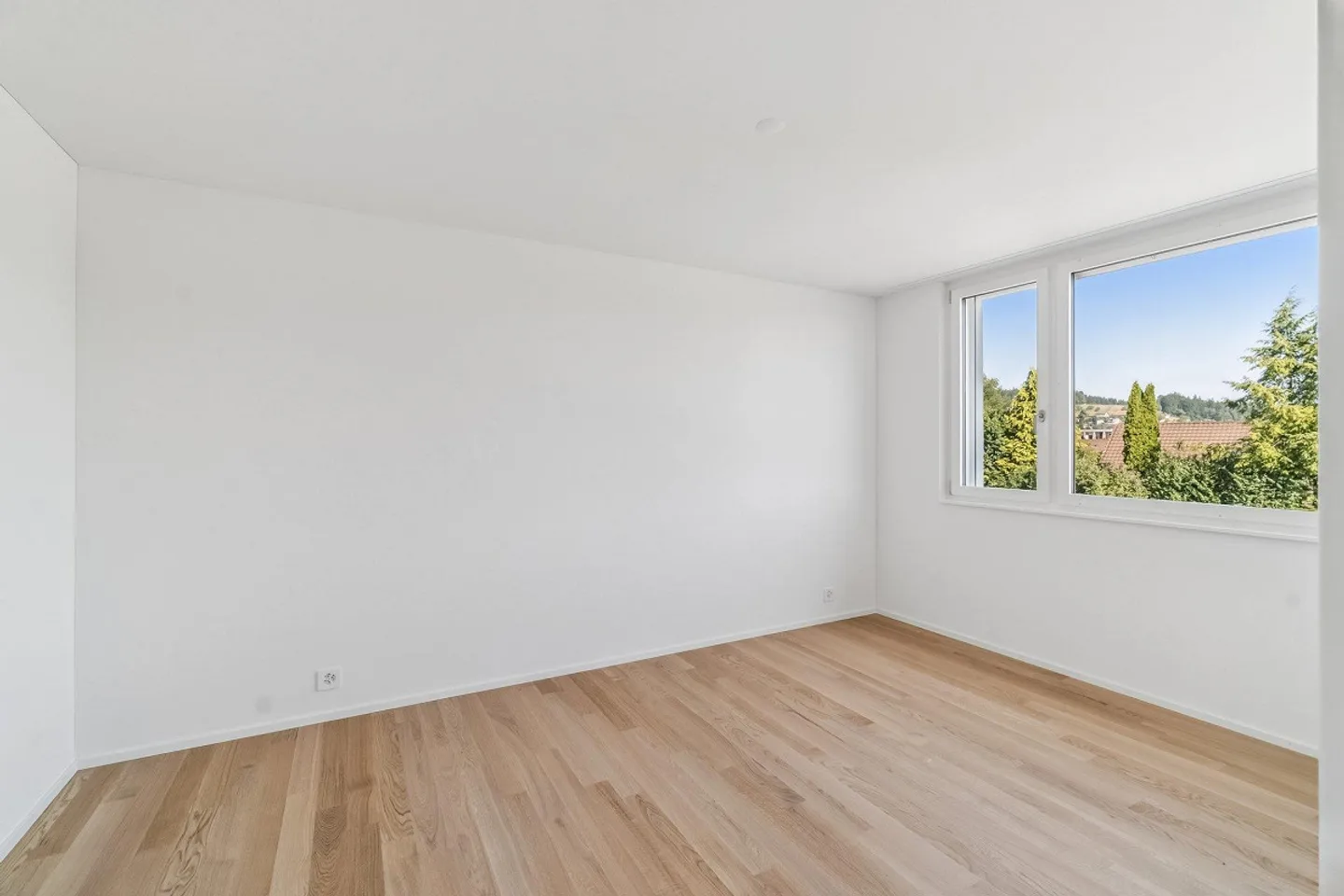 High-quality living with modern comfort. - Photo 6 of 7