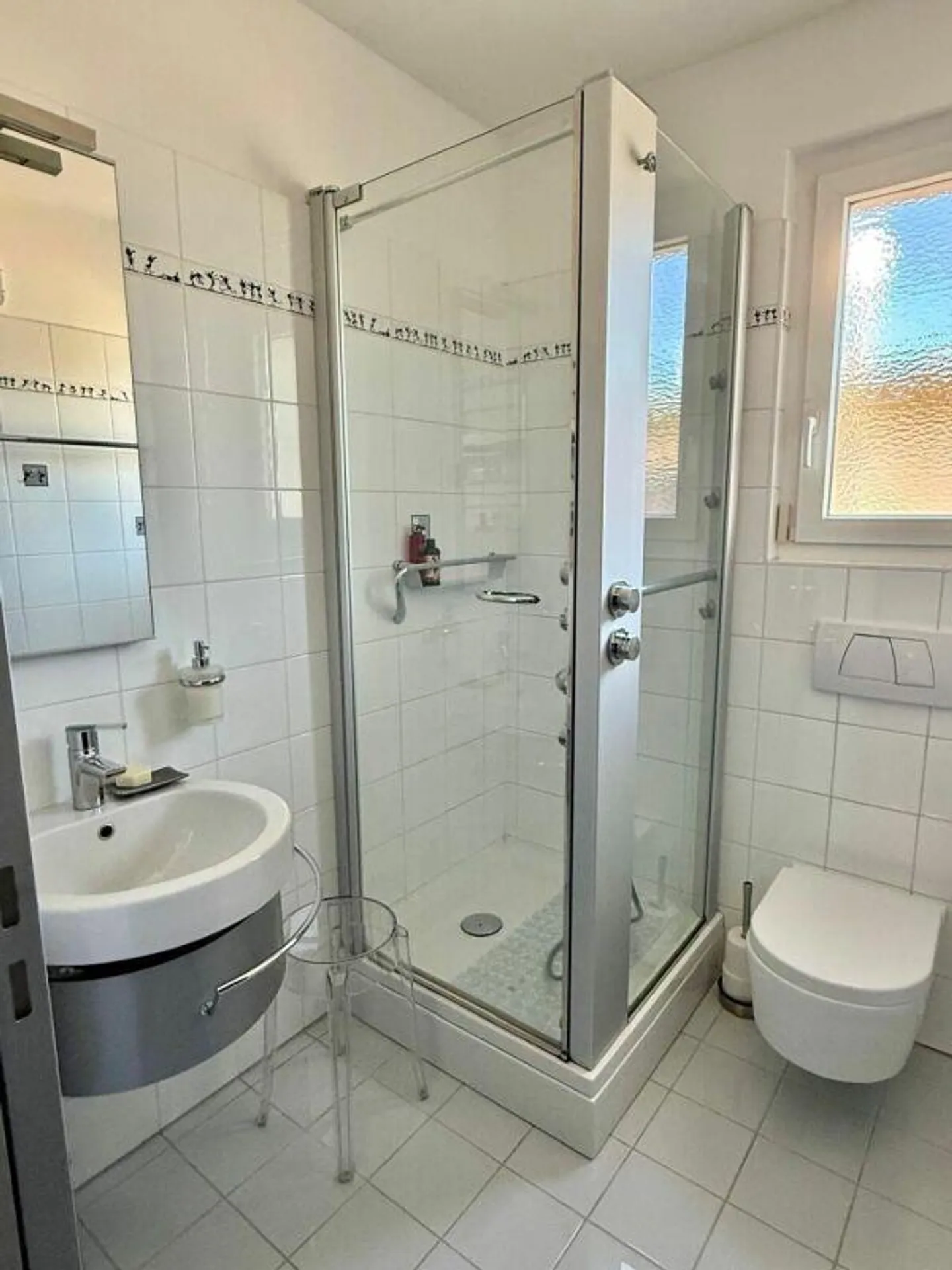 Maison individuelle lumineuse et unique dans un quartier résidentiel à Gravesano - Photo 8 sur 12