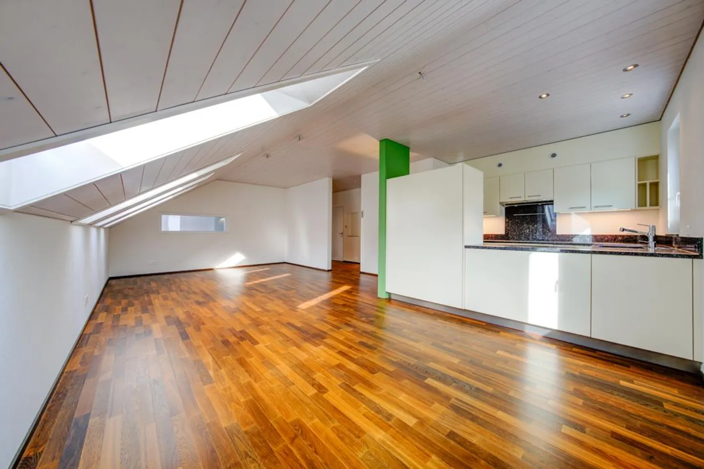 Moderne 3 1/2 Zimmerwohnung mit hervorragendem Ausbaustandard - Foto 2 von 14