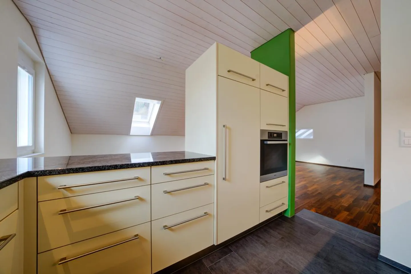 Moderne 3 1/2 Zimmerwohnung mit hervorragendem Ausbaustandard - Foto 3 von 14