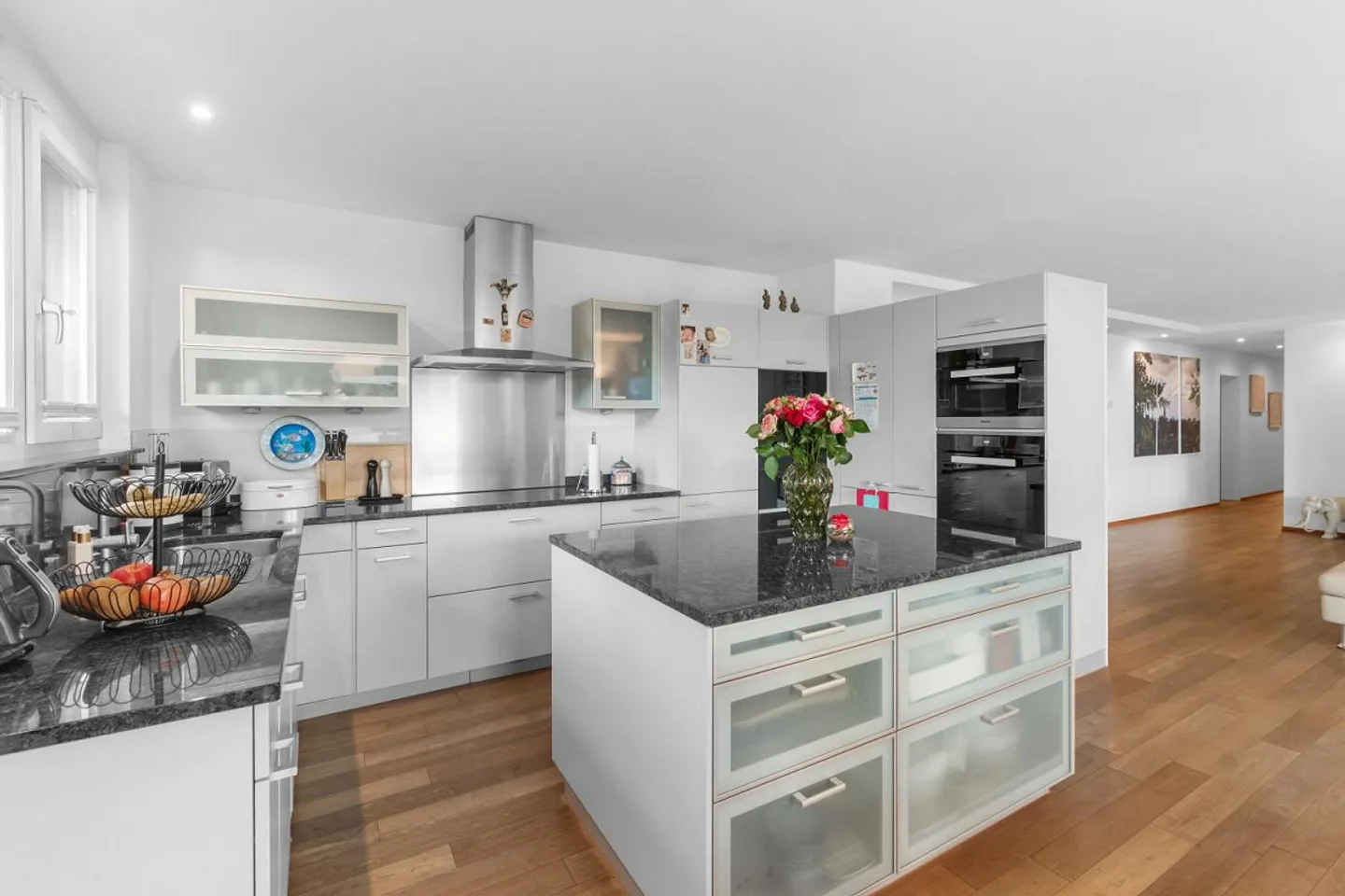 Elegante Wohnung mit Garten - Foto 3 von 12