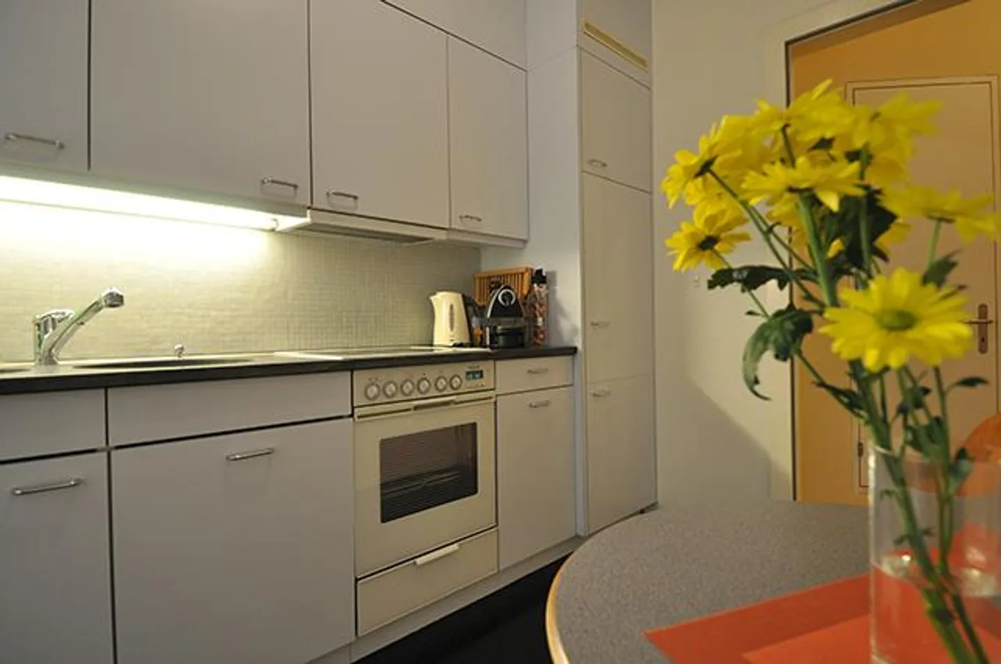 «ALTERNATIVA HOTEL, - AFFITTI SETTIMANALI per 4 persone, LOFT URBANO.» - Foto 4 di 8