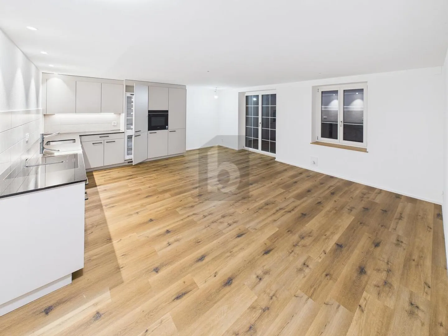 FRISCH RENOVIERT MIT AUSSICHT - Foto 1 von 6