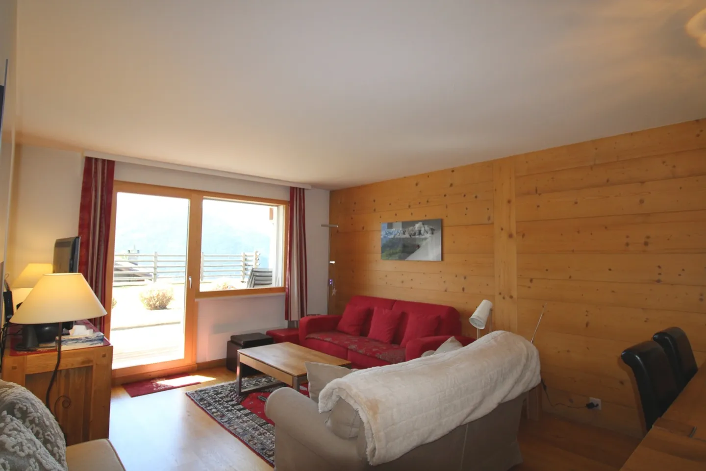 Bel appartamento di 3 stanze idealmente situato - Foto 2 di 7