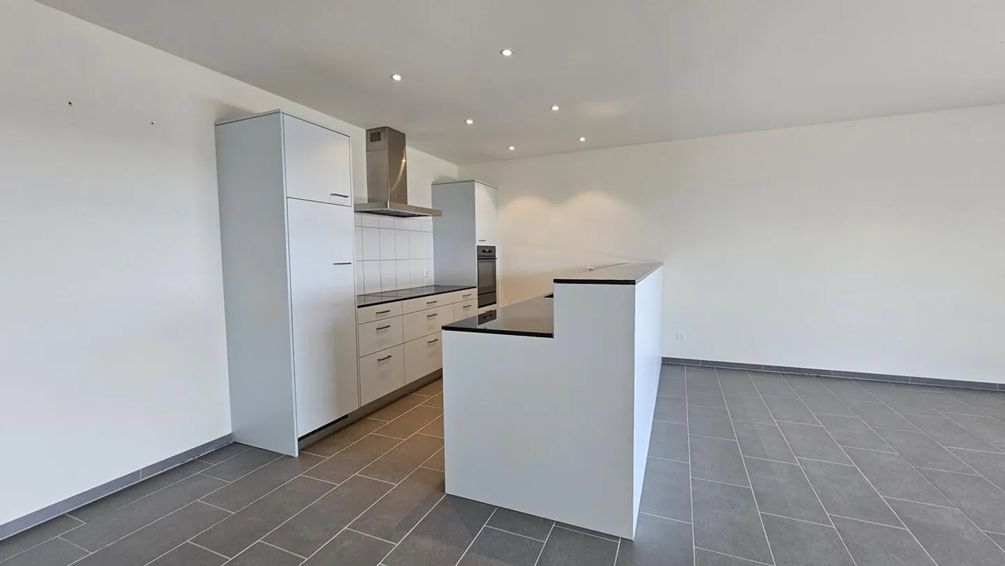 Modern Condominium in a Quiet Location - Photo 5 of 20