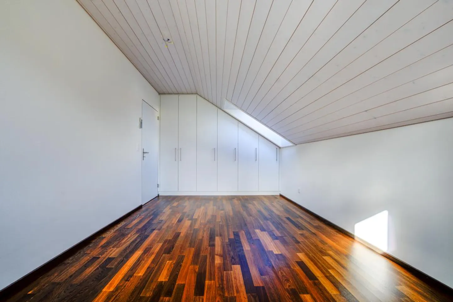 Moderne 3 1/2 Zimmerwohnung mit hervorragendem Ausbaustandard - Foto 5 von 14