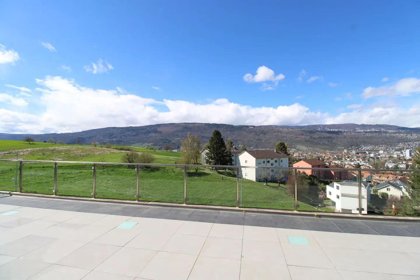 Riesige Terrasse mit atemberaubender Aussicht an bevorzugter Lage - Foto 2 di 14