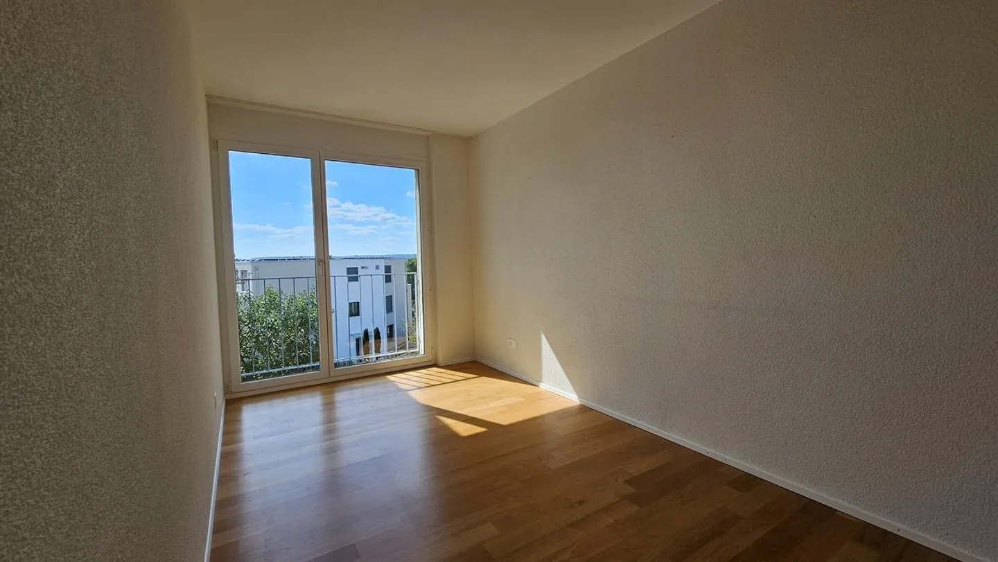Modern Condominium in a Quiet Location - Photo 9 of 20