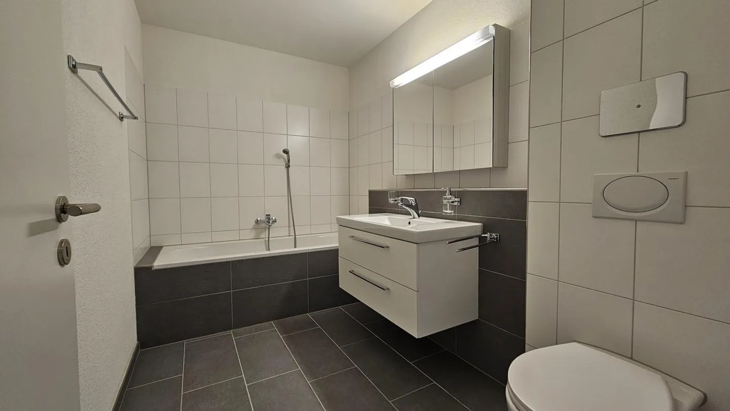 Modern Condominium in a Quiet Location - Photo 14 of 20