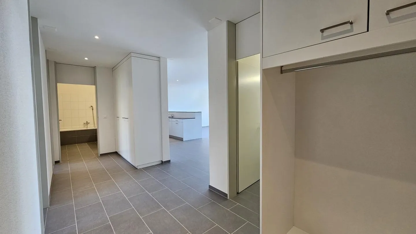 Modern Condominium in a Quiet Location - Photo 15 of 20