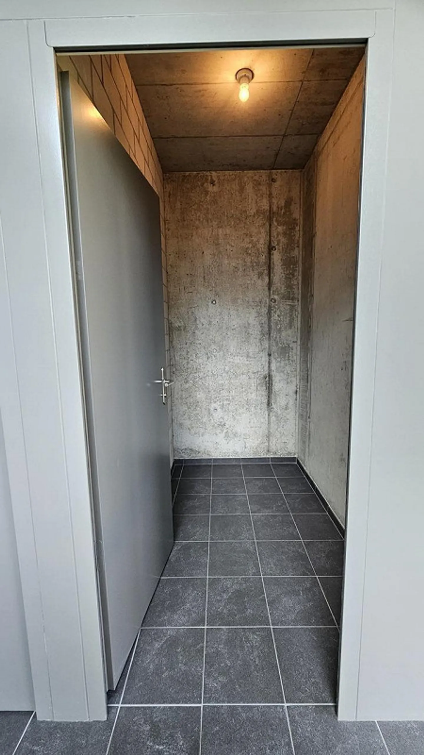 Modern Condominium in a Quiet Location - Photo 16 of 20