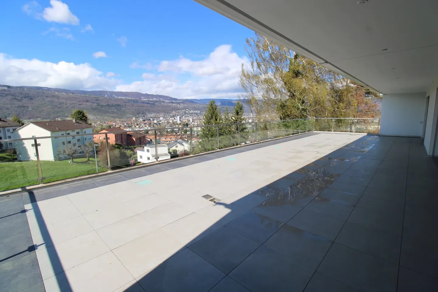Riesige Terrasse mit atemberaubender Aussicht an bevorzugter Lage - Foto 14 di 14