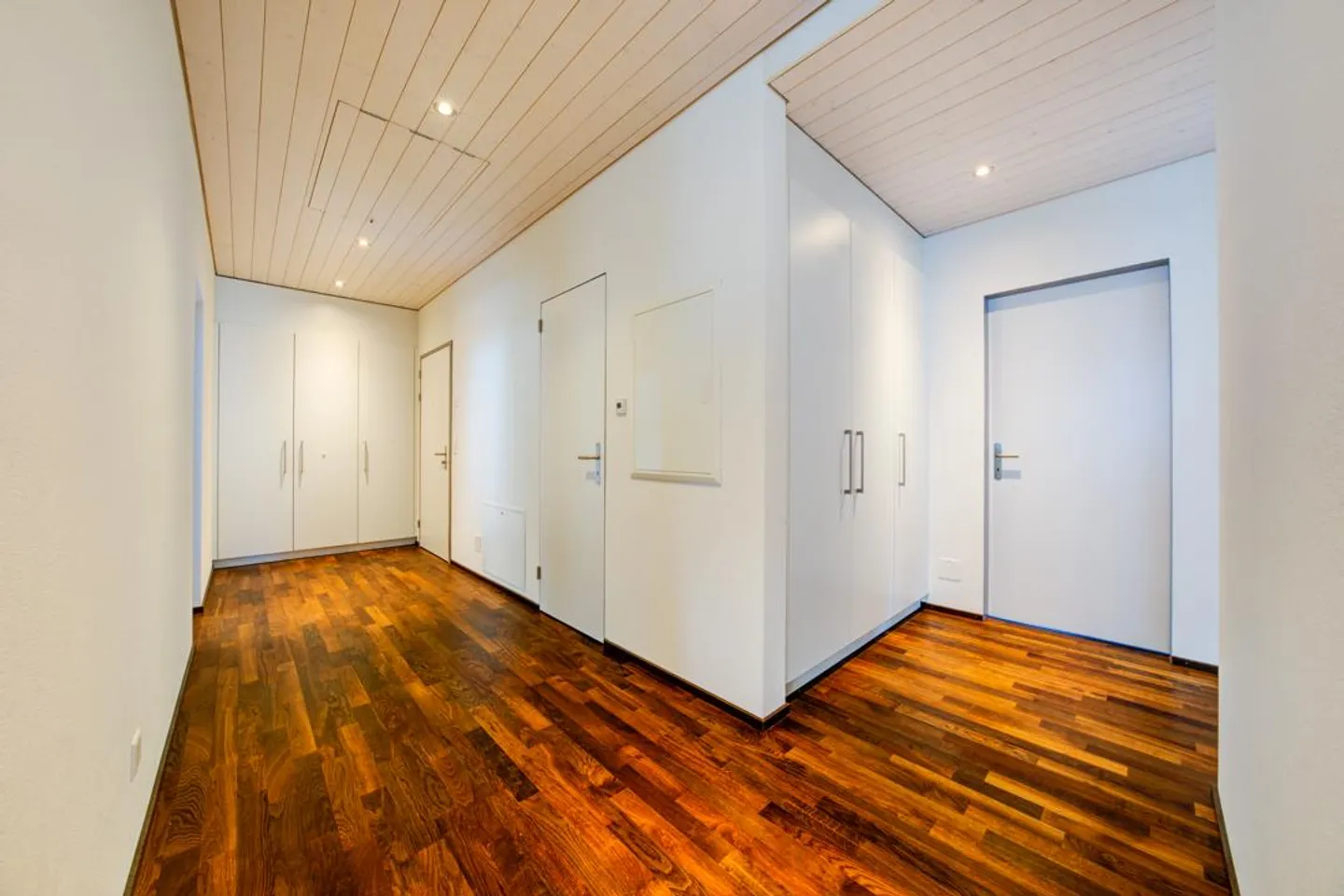 Moderne 3 1/2 Zimmerwohnung mit hervorragendem Ausbaustandard - Foto 8 von 14