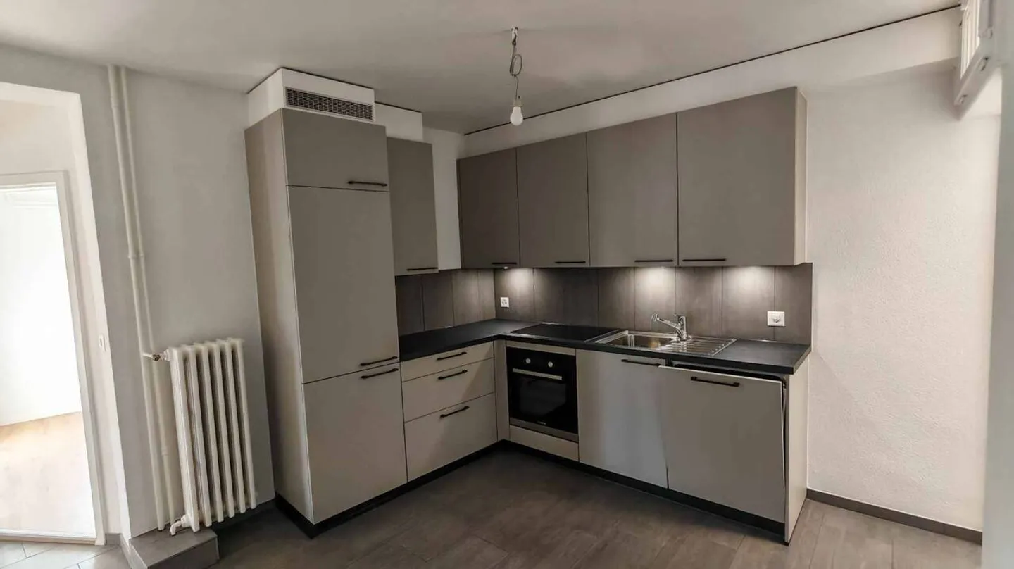 For rent: Superb 3.5-room apartment fully renovated - Photo 3 of 13