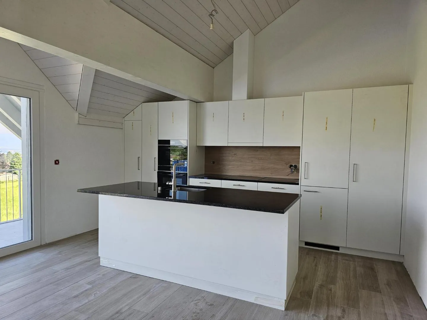 Appartement Charmant avec Vue sur le Lac - Photo 3 sur 6
