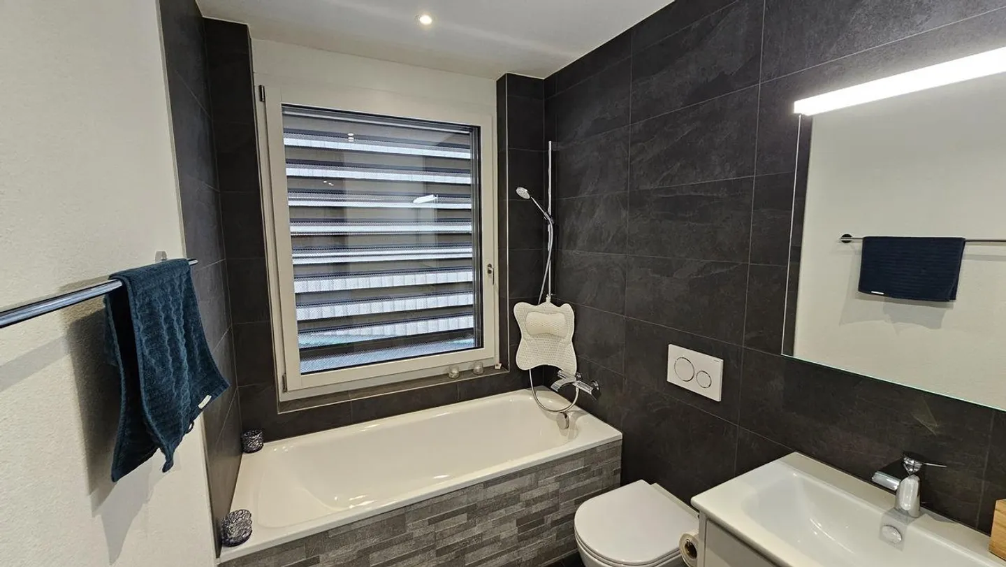 Modern 4.5-room condominium in family-friendly development - Photo 9 of 16