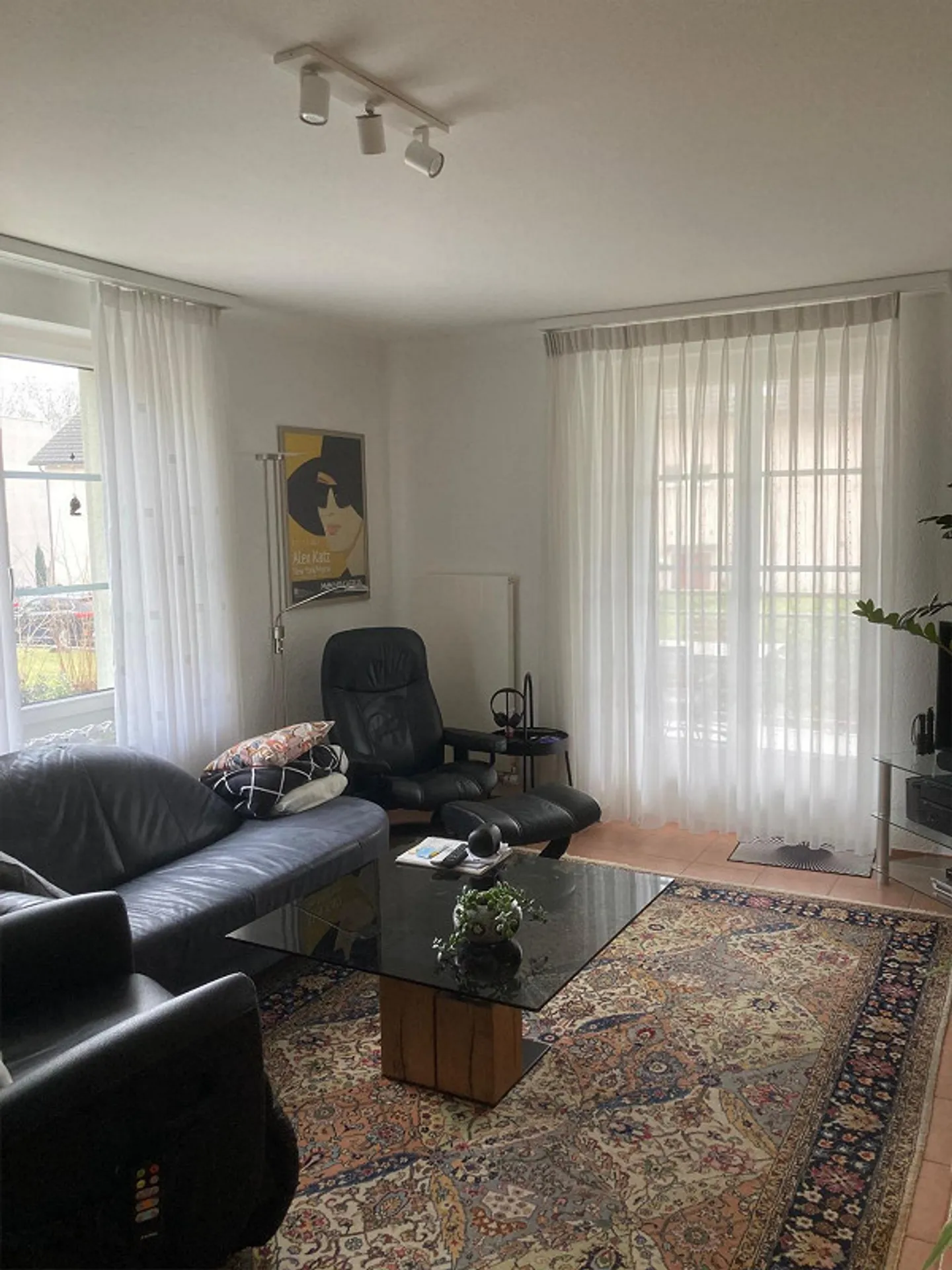 3.5-room apartment available from 01.11.2026 on the 2nd floor with a large balcony for rent - Photo 2 of 7