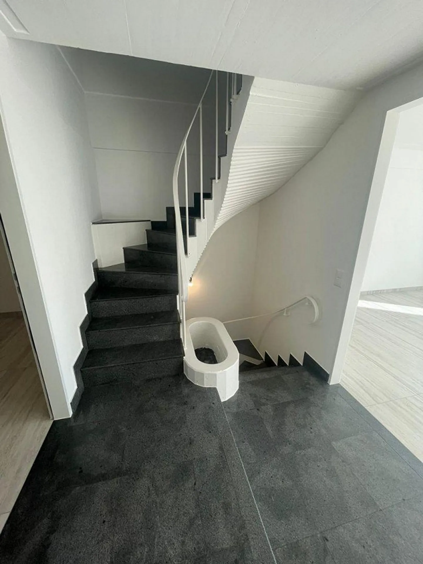 Renovated 5.5-room terraced house - Photo 5 of 13