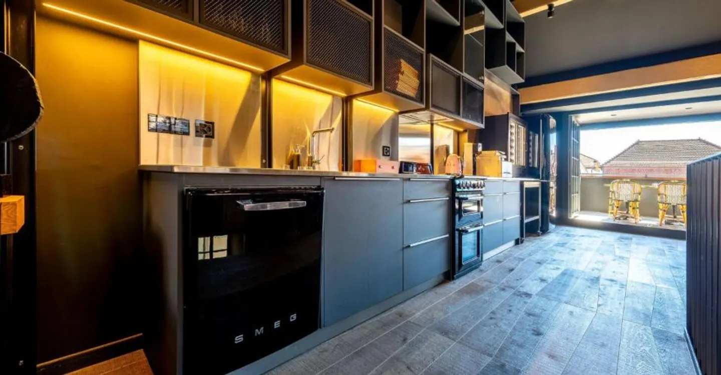 LUTRY - Ein einzigartiger Ort im Herzen des Dorfes | Wohn-, Gewerbe- oder Boutique-Hotel - Foto 4 von 11