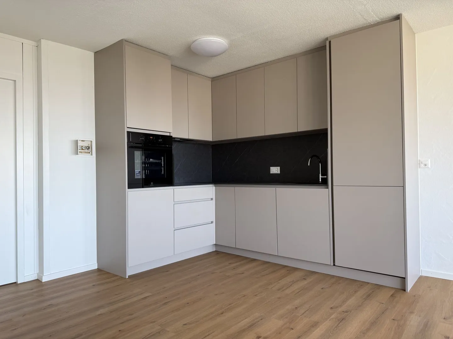 3.5 Room Apartment in Bellach - Photo 2 of 6