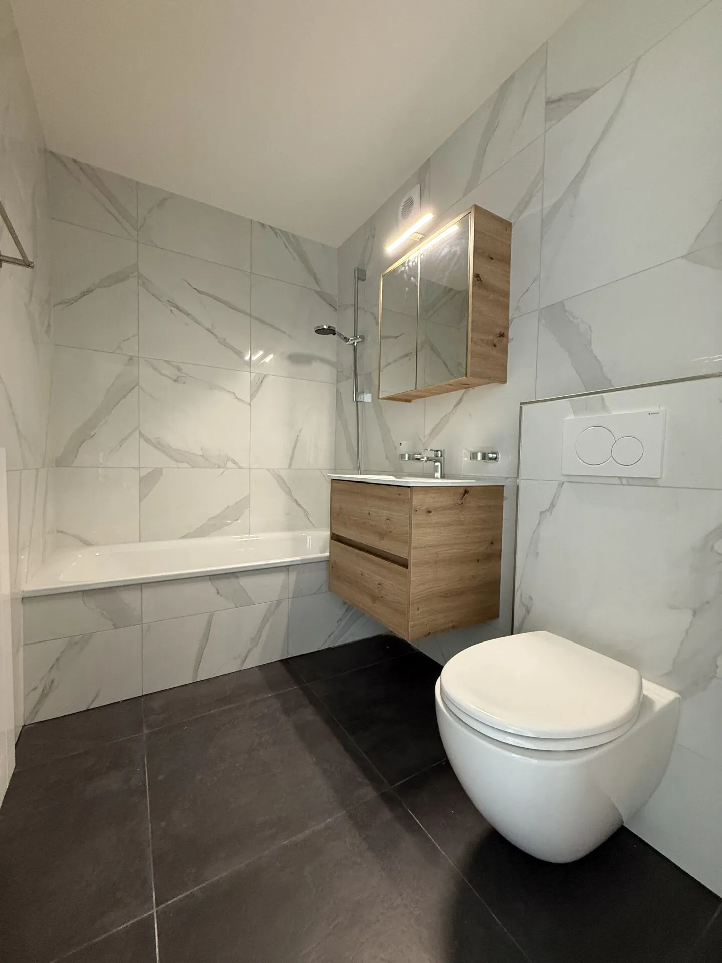 3.5 Room Apartment in Bellach - Photo 3 of 6