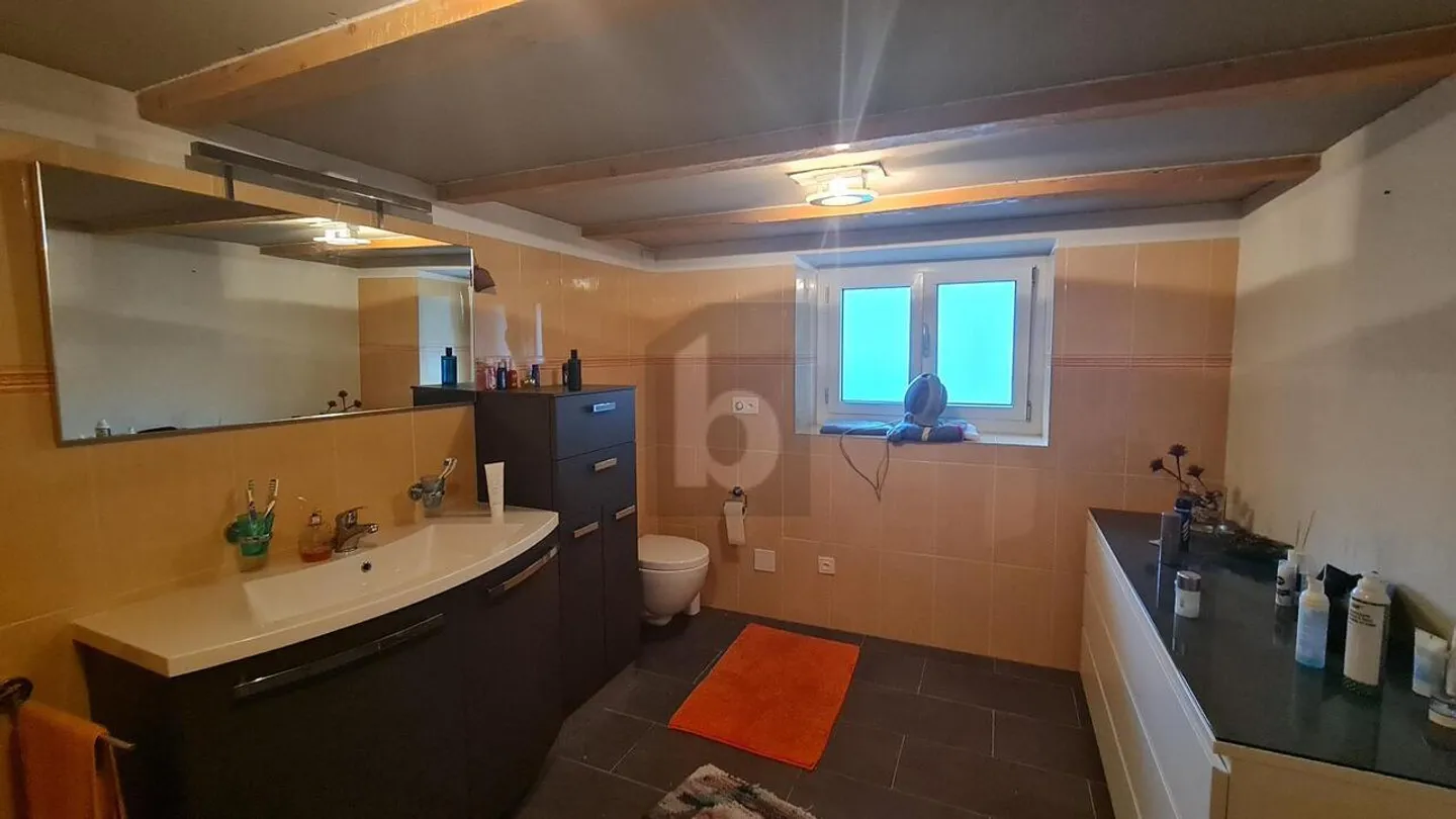 Ruhig, Geräumig, mit Terrasse - Foto 4 von 6