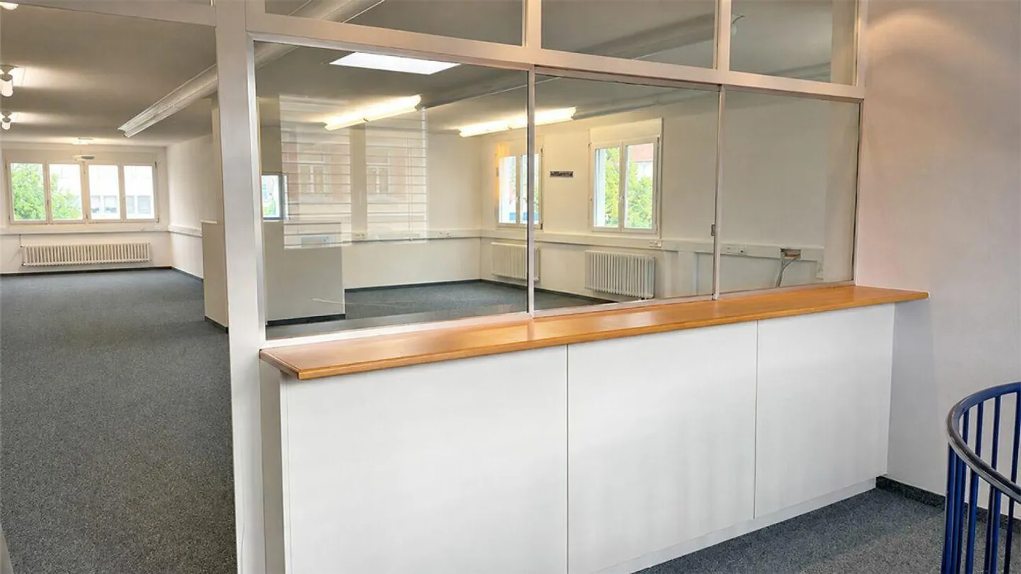 Attractive commercial space with approx. 130 m² - flexible use at G... - Photo 2 of 6