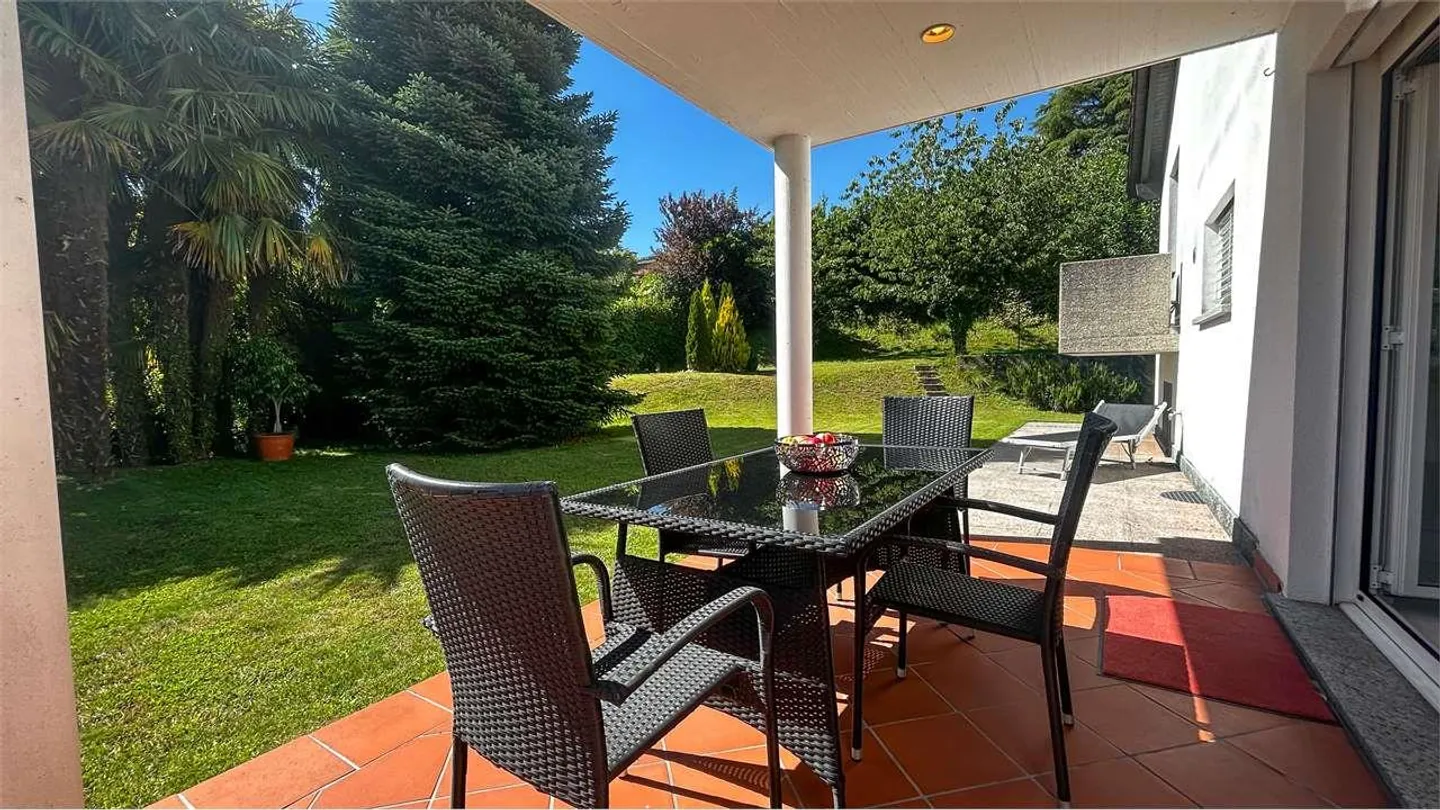Exklusive Villa mit Garten - Foto 1 von 13