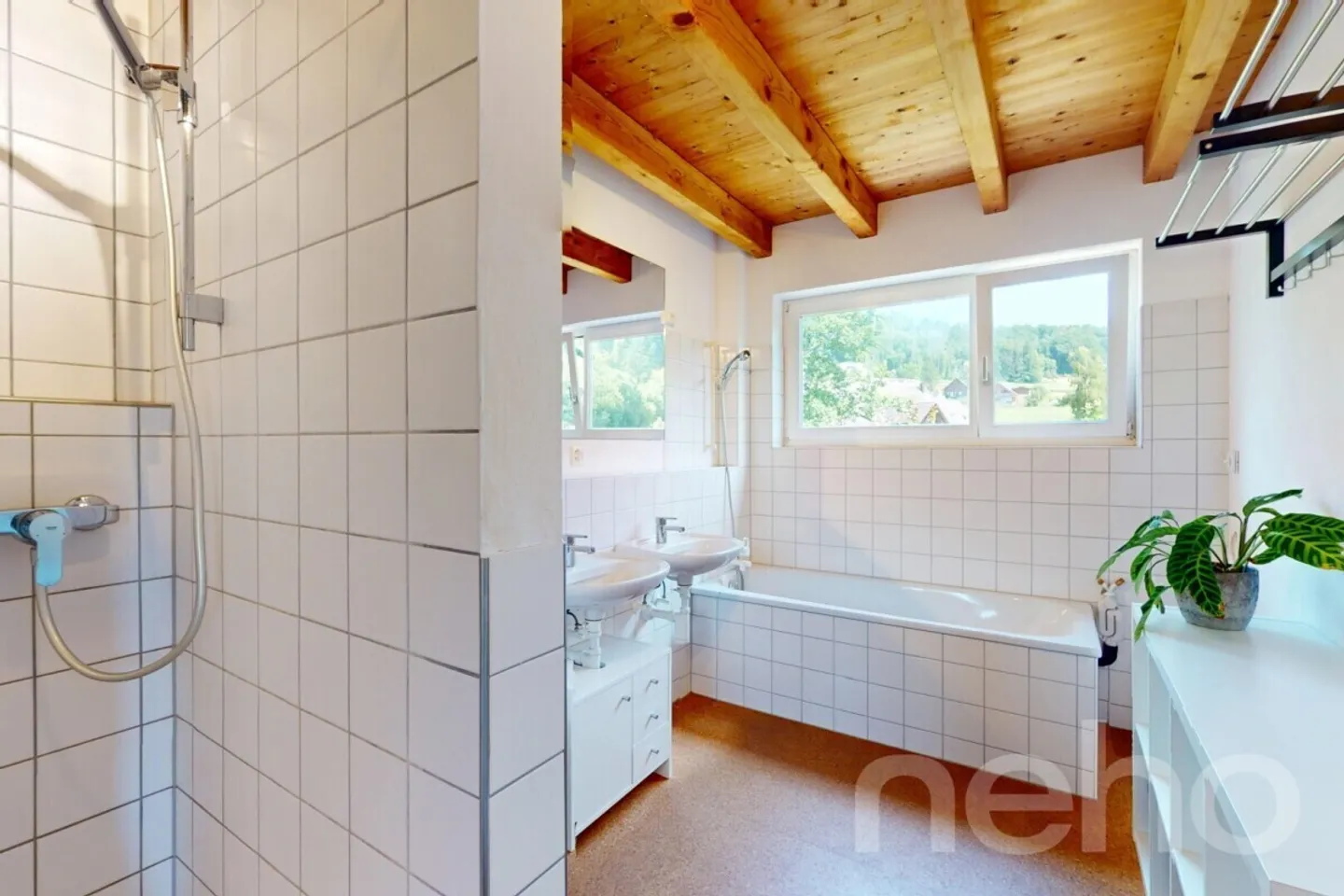 Espace lumineux avec construction durable - Photo 9 sur 13