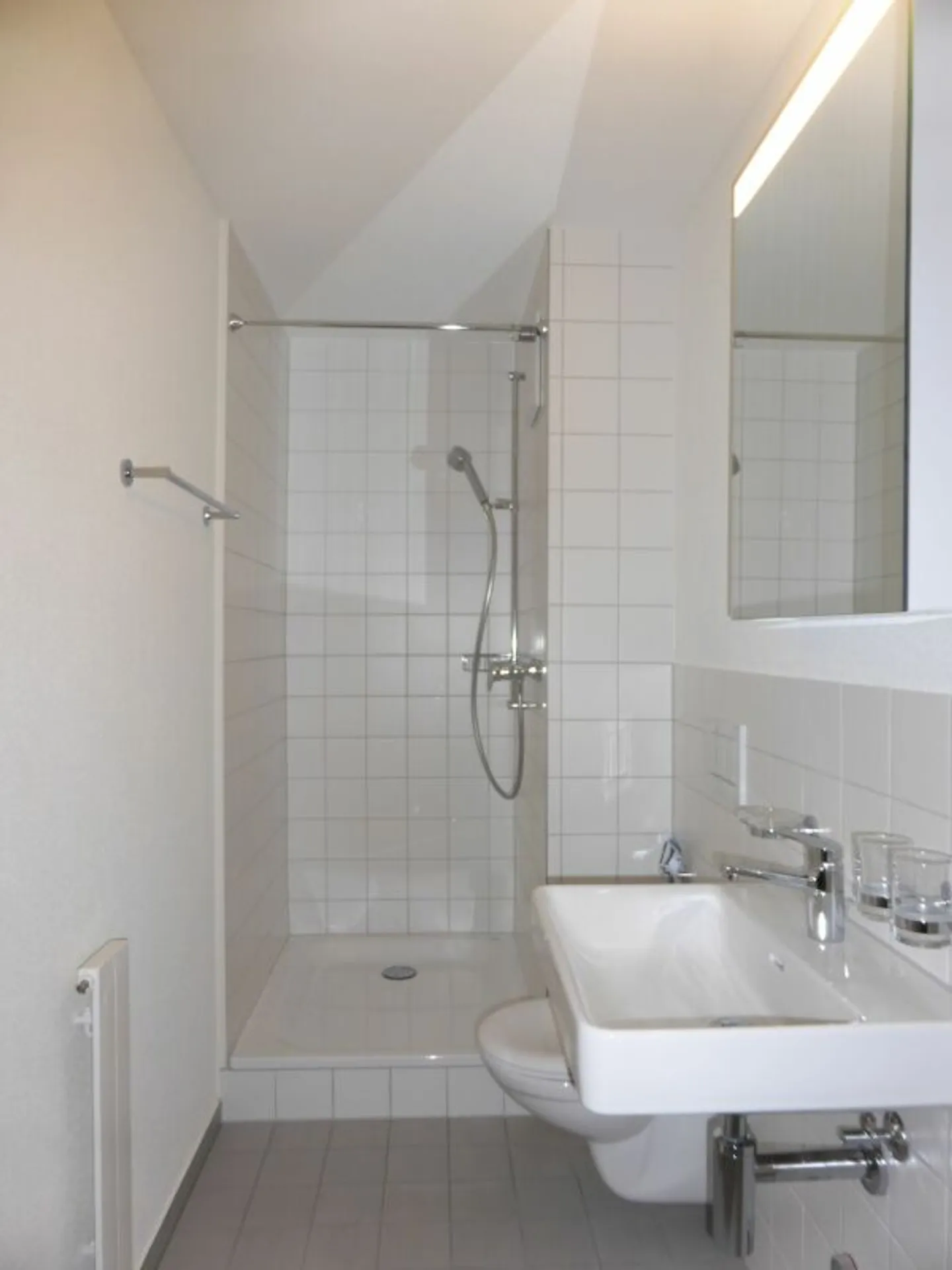 Elegant Apartment - Photo 6 of 6