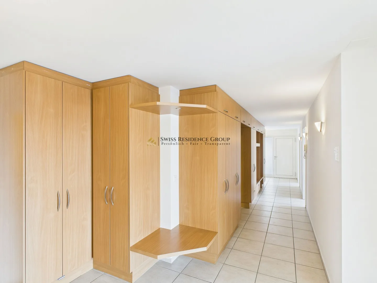 Wohnen mit Weitblick: Traumhafte 6.5-Zimmer-Terrassenwohnung mit Seesicht in Wollerau - Foto 11 von 28