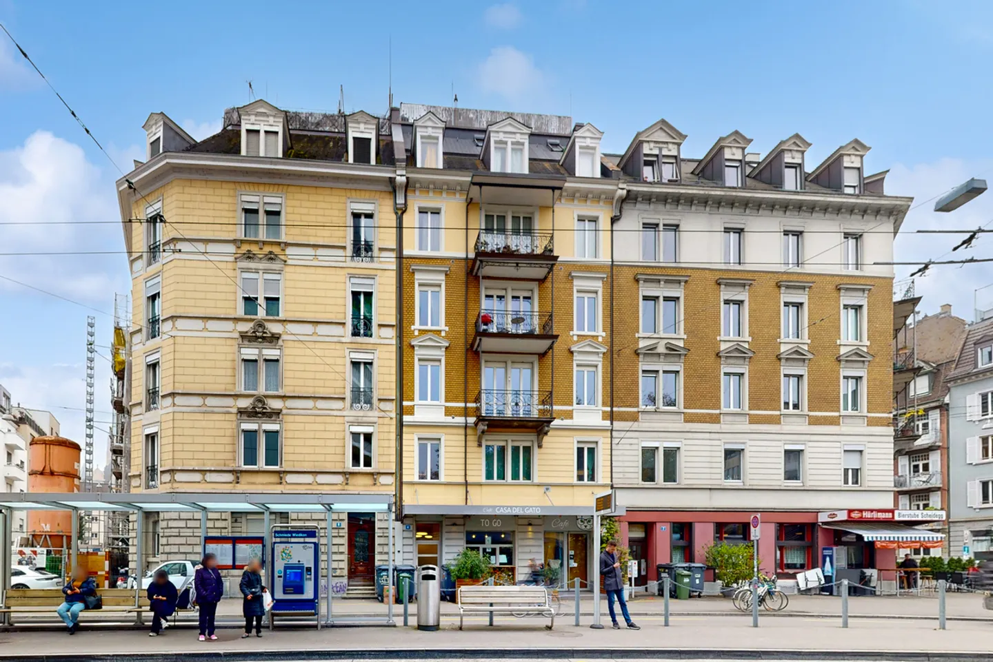 Central and comfortable 4.5-room apartment near Wiedikon train station - Photo 1 of 10