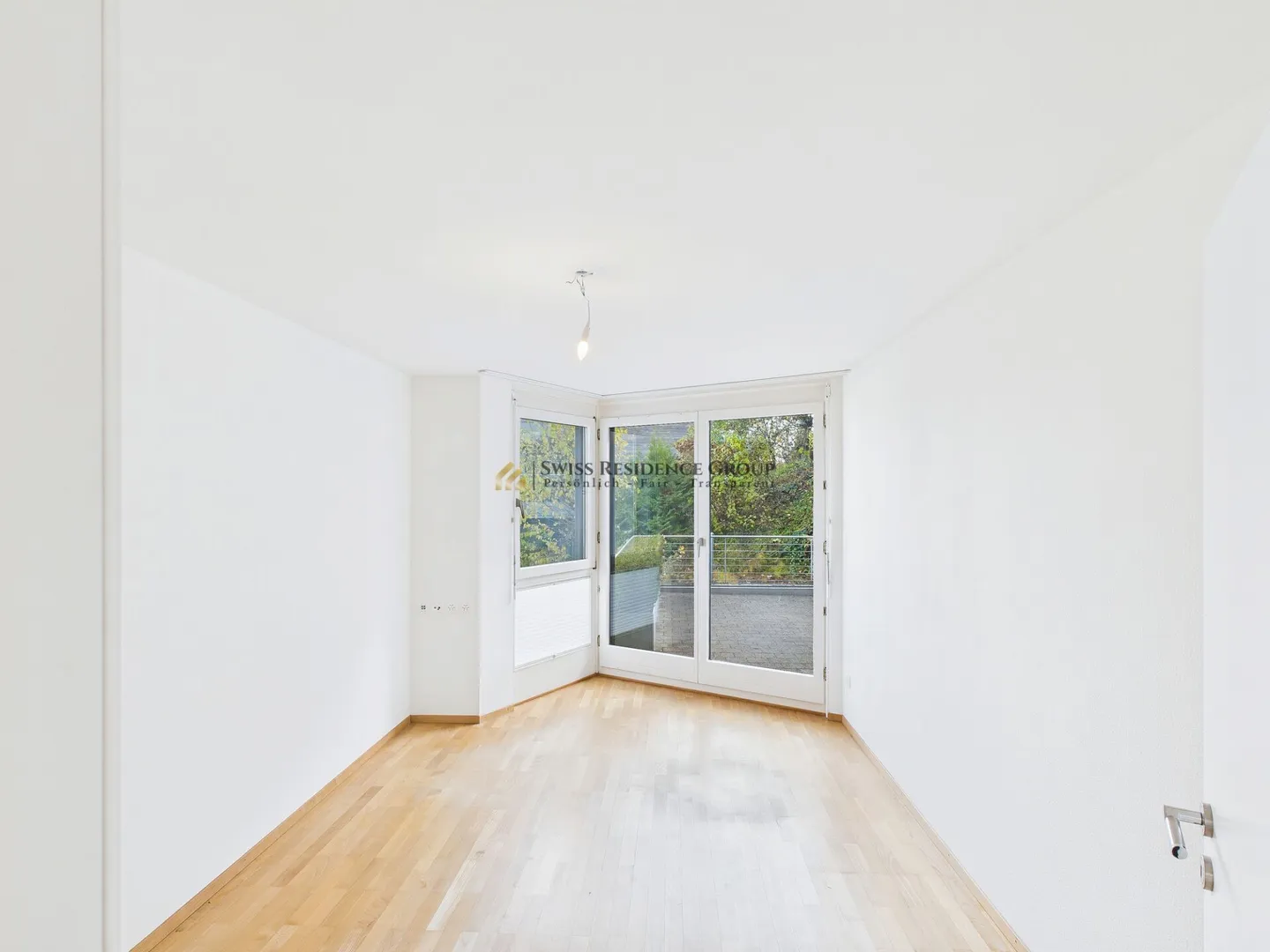 Wohnen mit Weitblick: Traumhafte 6.5-Zimmer-Terrassenwohnung mit Seesicht in Wollerau - Foto 12 von 28