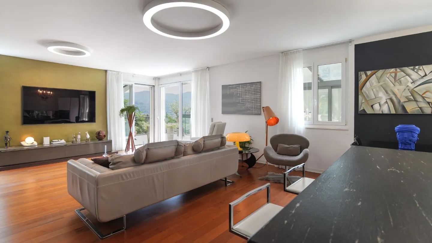 Affascinante Casa Familiare con Terrazza - Foto 6 di 12