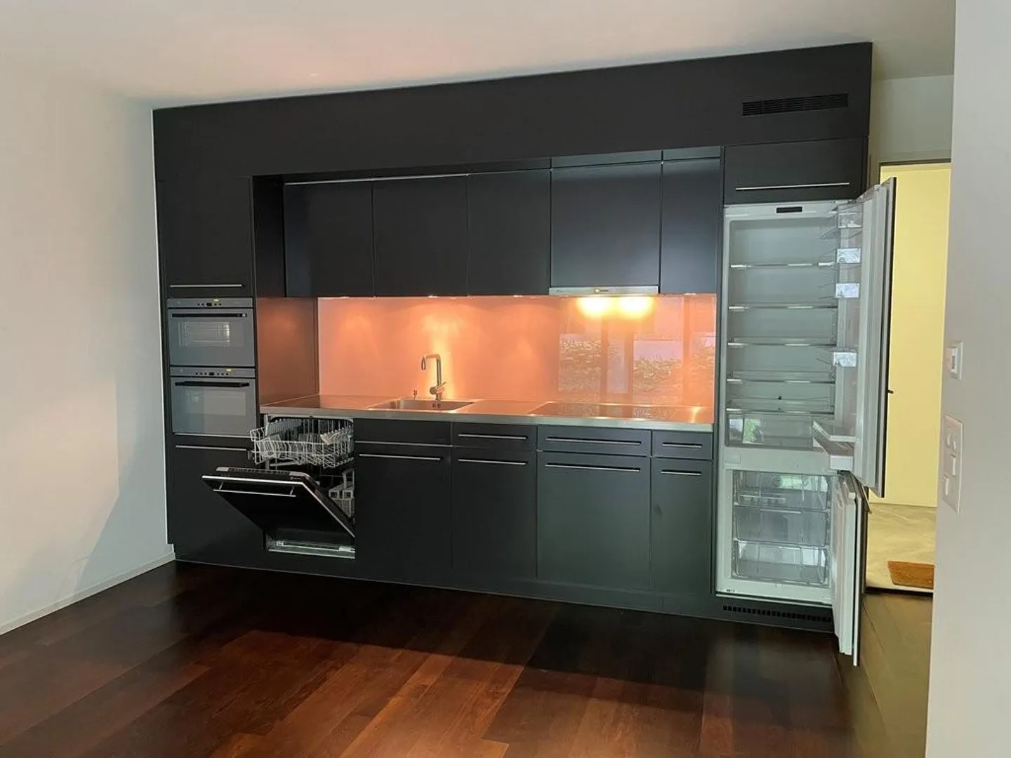 Exclusive & spacious 2.5 room apartment for comfort - Photo 3 of 4