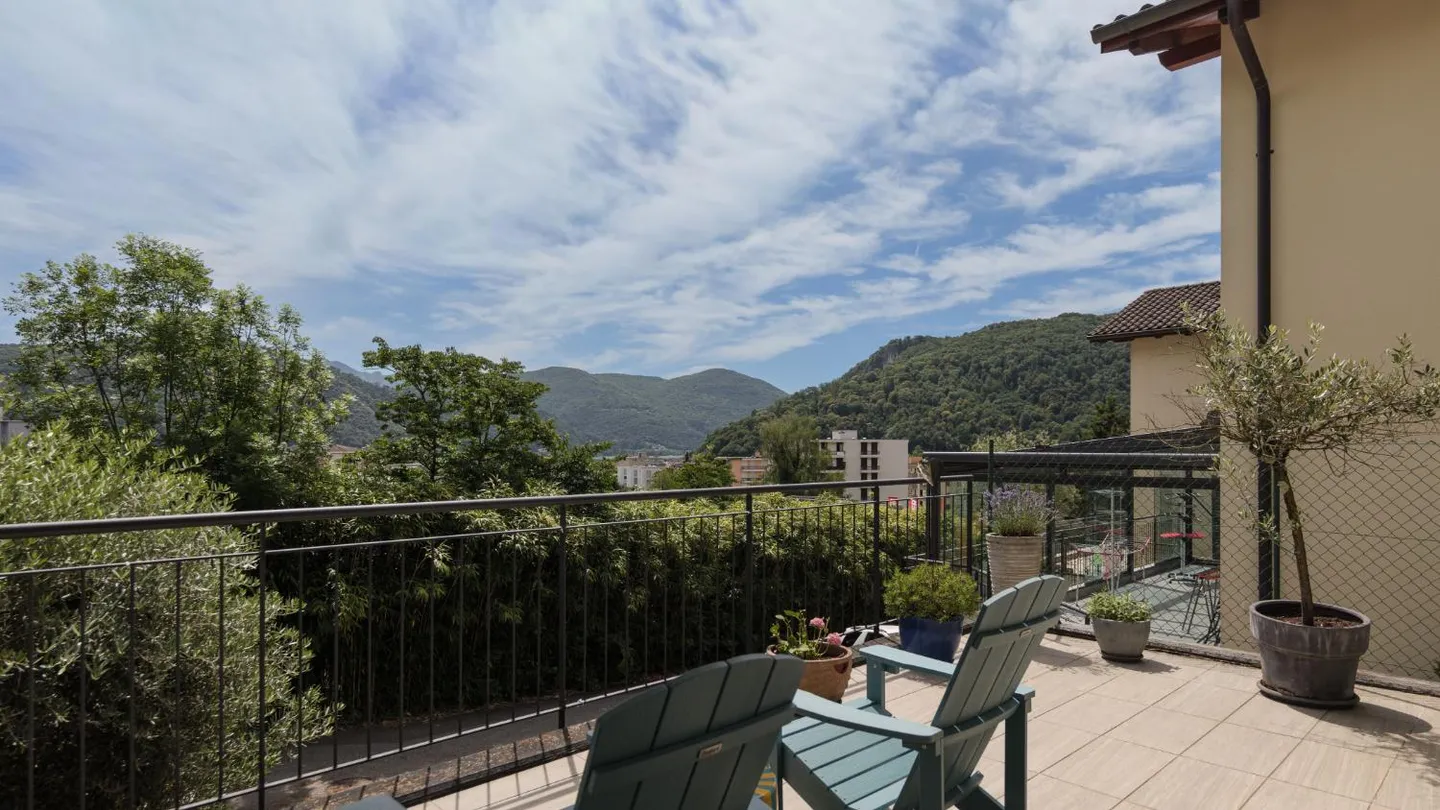 Affascinante Casa Familiare con Terrazza - Foto 2 di 12