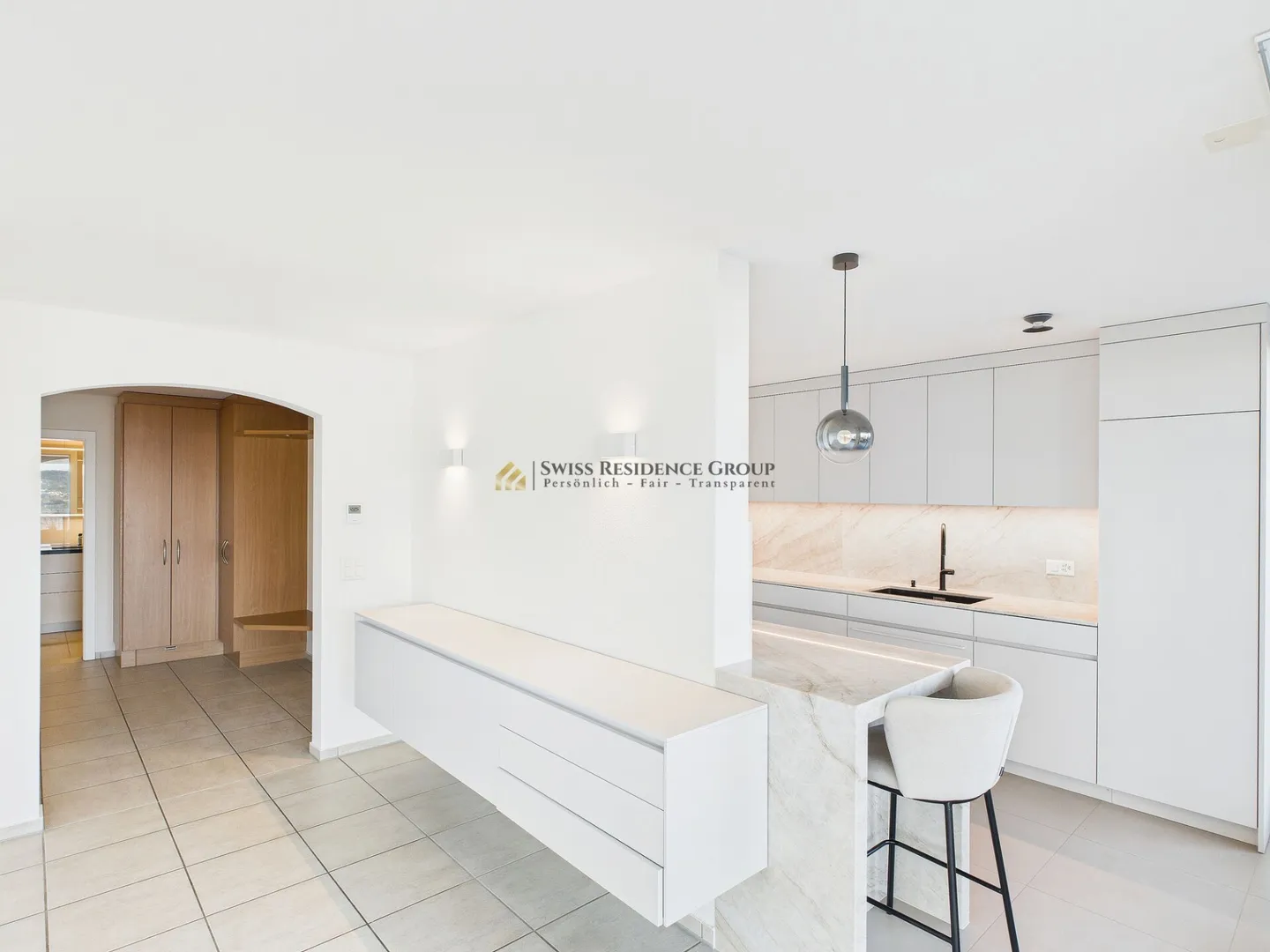 Wohnen mit Weitblick: Traumhafte 6.5-Zimmer-Terrassenwohnung mit Seesicht in Wollerau - Foto 7 von 28