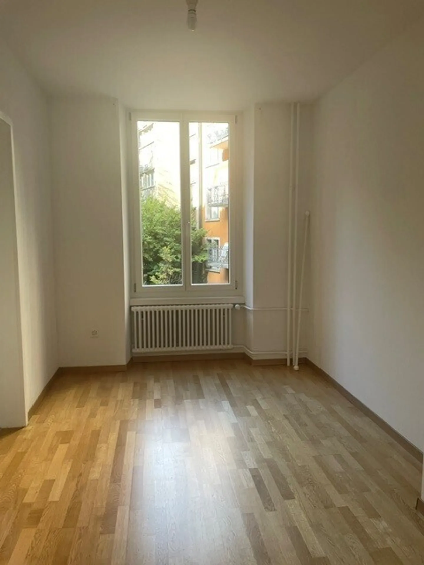 Central and comfortable 4.5-room apartment near Wiedikon train station - Photo 8 of 10