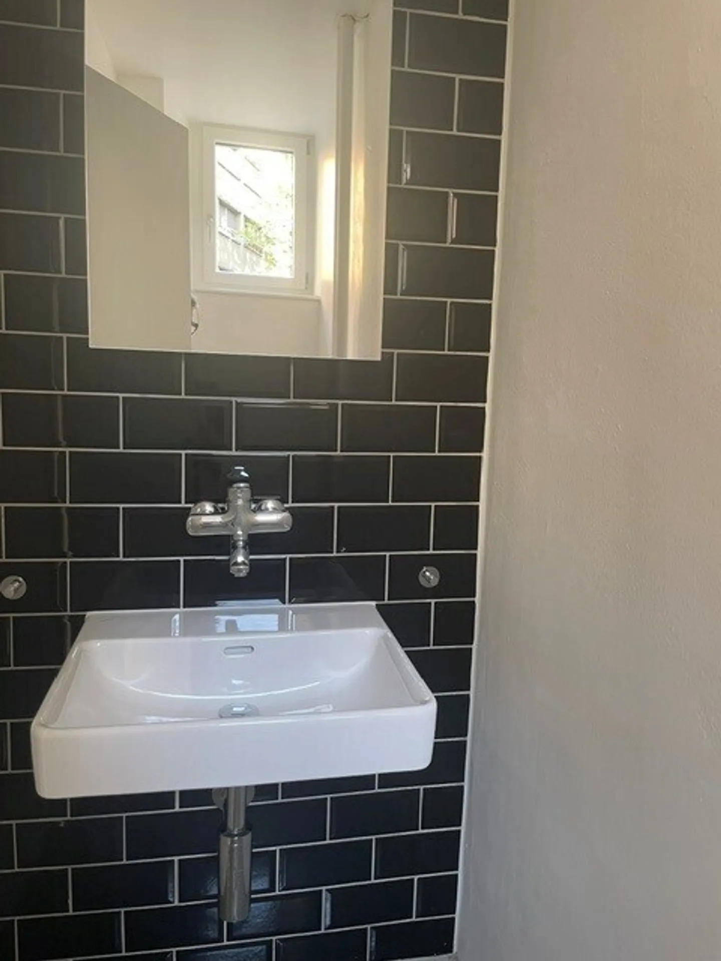 Central and comfortable 4.5-room apartment near Wiedikon train station - Photo 10 of 10