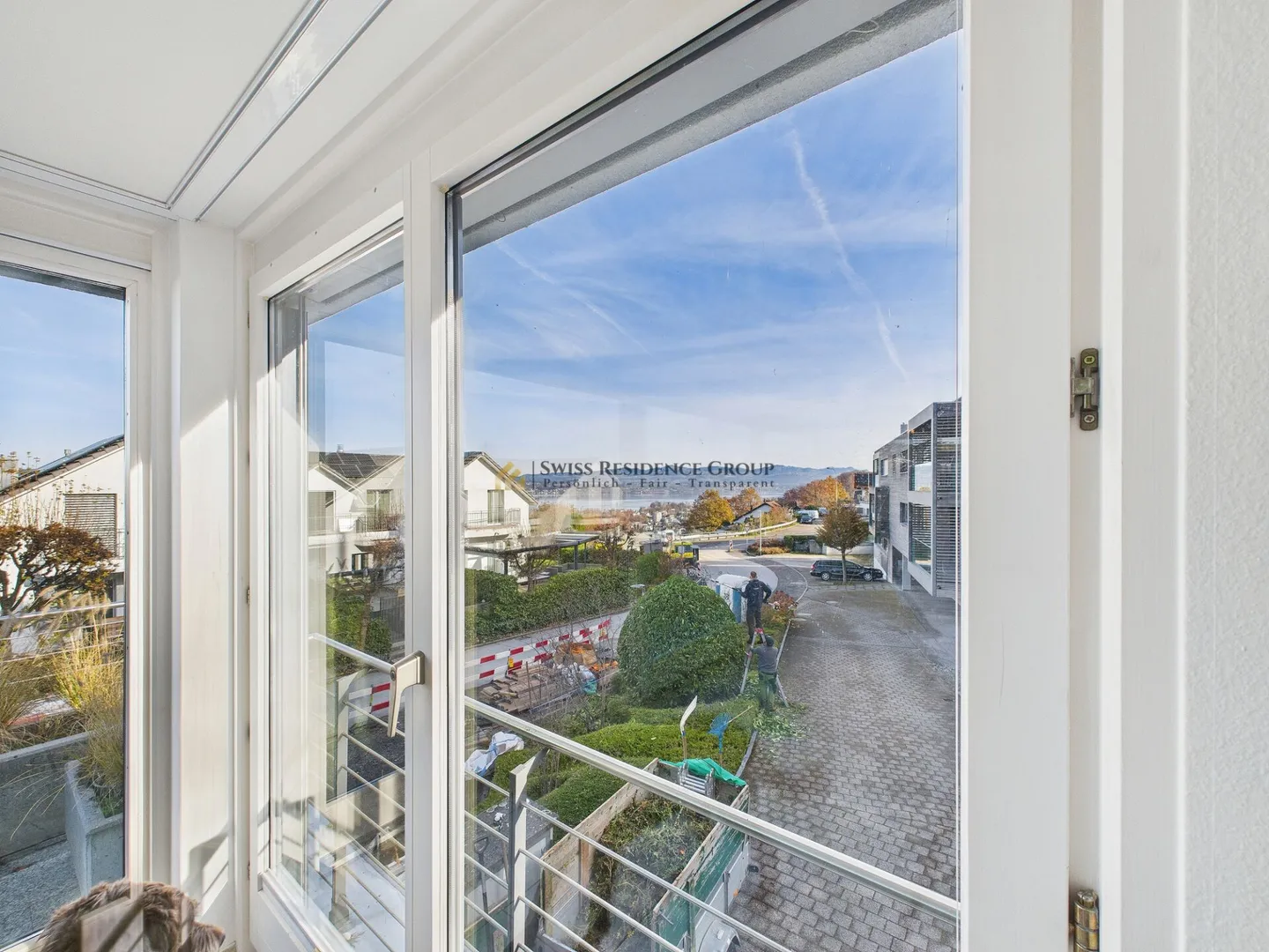 Wohnen mit Weitblick: Traumhafte 6.5-Zimmer-Terrassenwohnung mit Seesicht in Wollerau - Foto 21 von 28