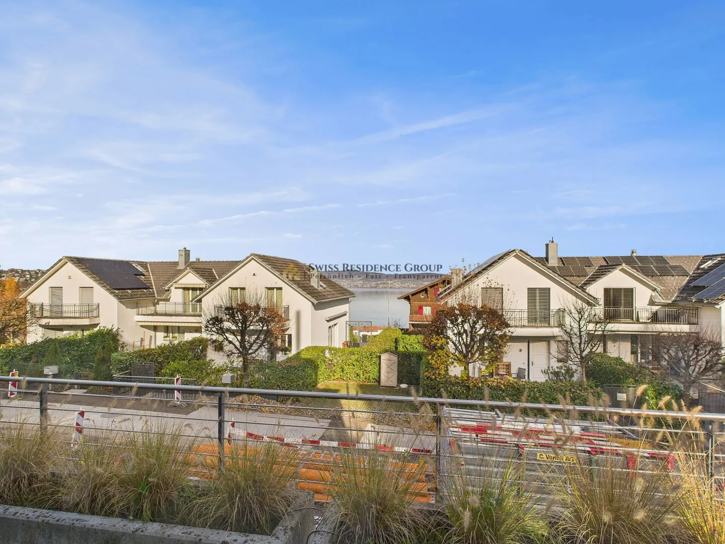 Wohnen mit Weitblick: Traumhafte 6.5-Zimmer-Terrassenwohnung mit Seesicht in Wollerau - Foto 22 von 28