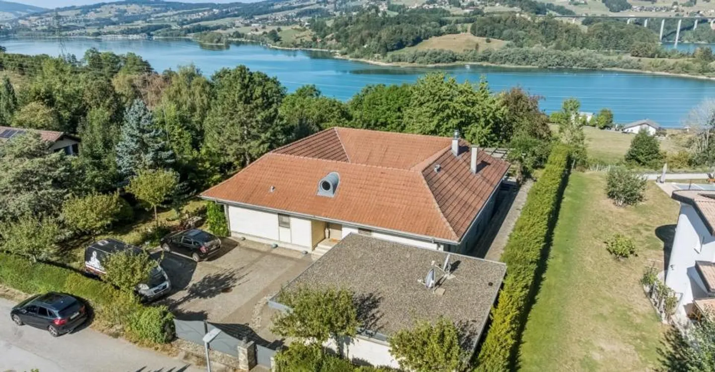 Außergewöhnliches Einfamilienhaus - Foto 1 von 13
