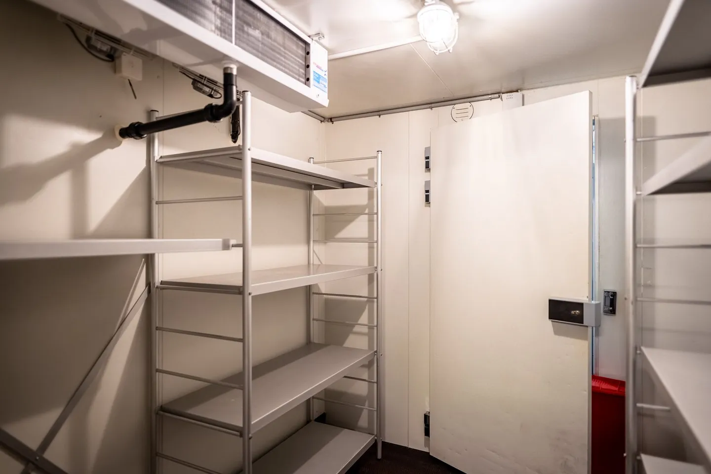 Ristorante in posizione soleggiata e centrale per inquilino innovativo - Foto 18 di 28