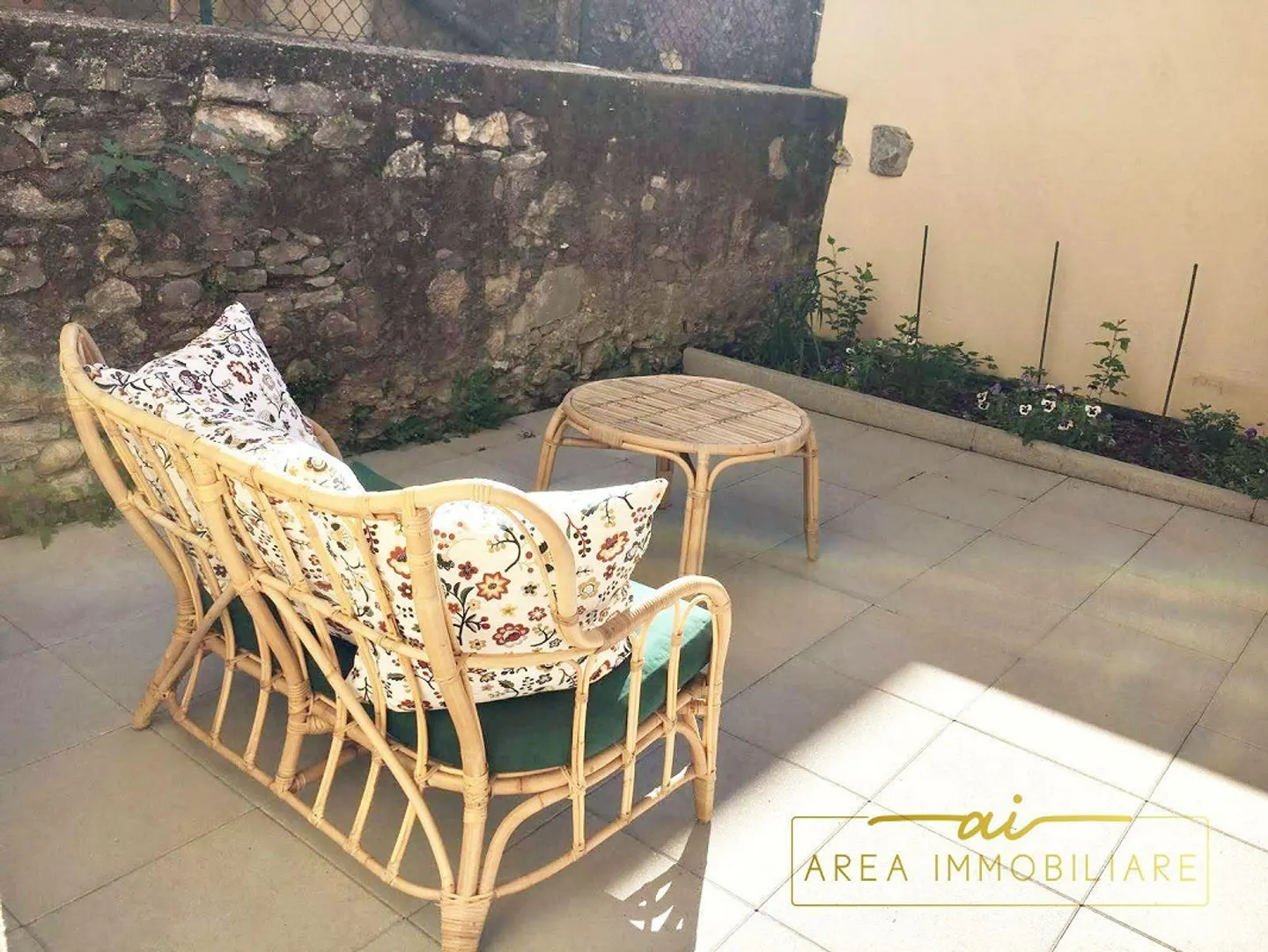 Appartamento moderno con cortile privato - Foto 7 di 8
