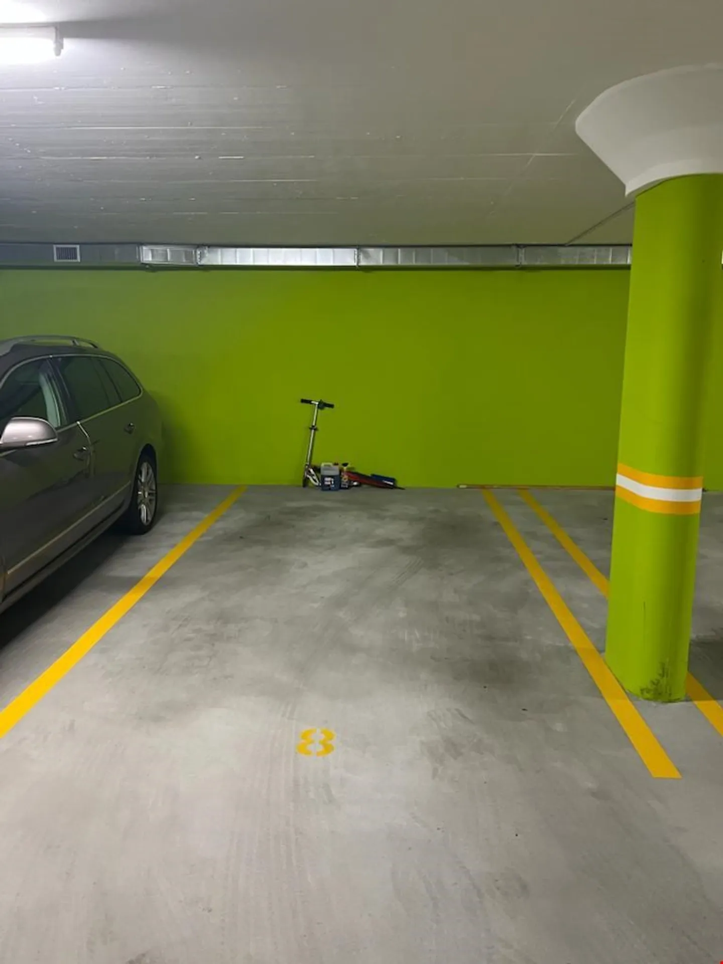 Tiefgaragen Parkplatz - Foto 2 von 3